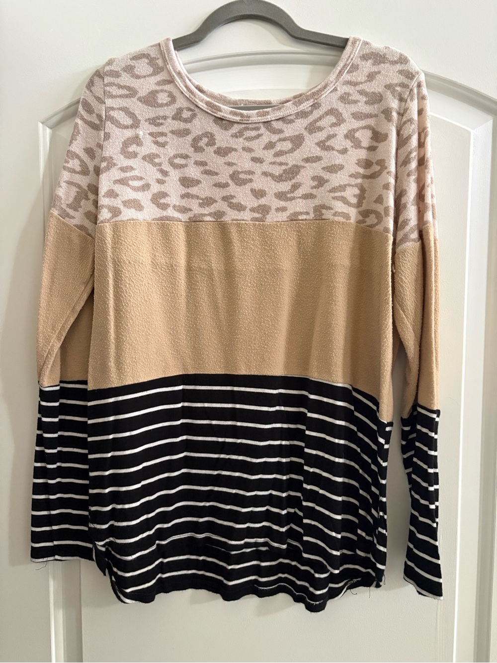 Women’s Colorblock Leopard & Stripe Pullover Top - Beige/Black